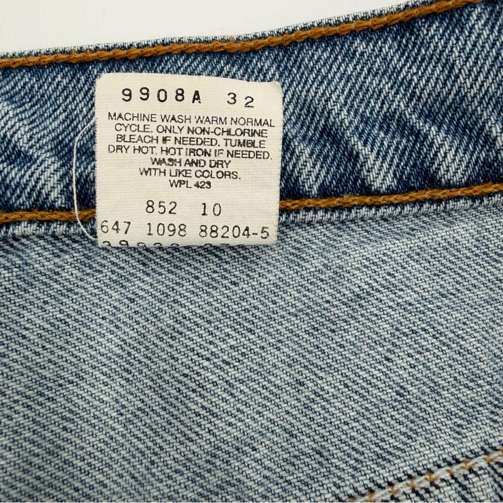 Levi's Light Wash Baggy Jorts Size 20 - Picture 5 of 8